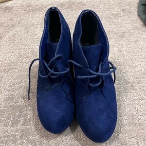 Breckelle's Blue Heeled Booties